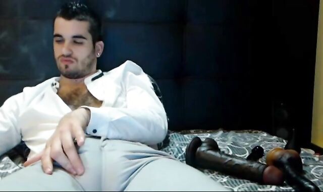 Amateur Bulging Jeans