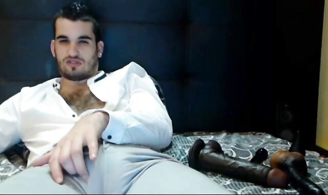 Amateur Bulging Jeans