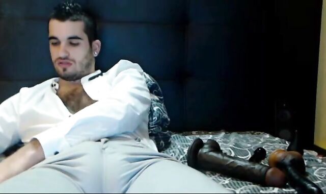 Amateur Bulging Jeans