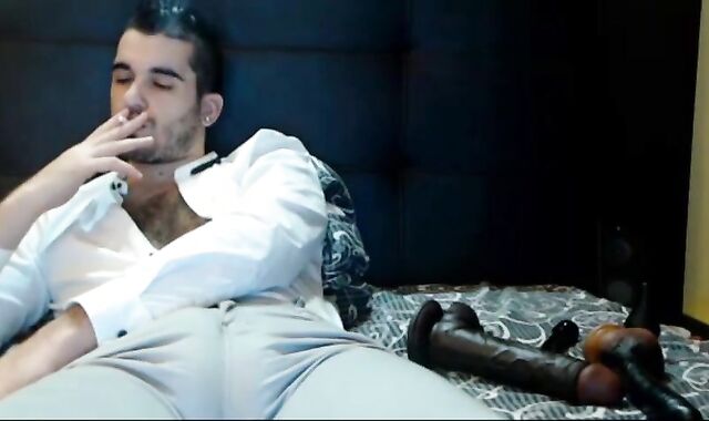 Amateur Bulging Jeans