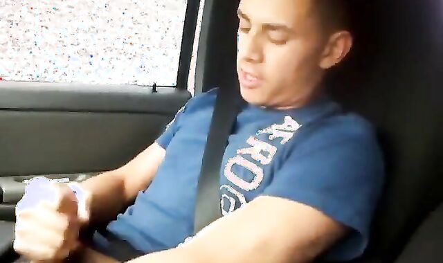 Vergonha: Gozada com Blowjob Latino