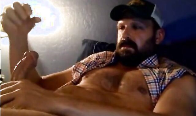 Bearded Muscle Daddy Jerks Off in Truck