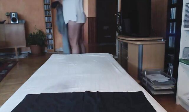 Hung Stud Gets Milked by Venus 2000 - Moaner