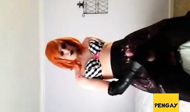 Emo Crossdresser Cums for You