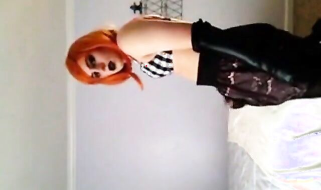 Emo Crossdresser Cums for You