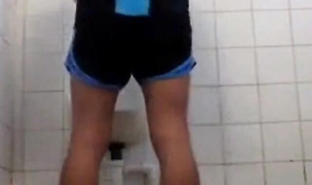 Bareback Amateur Anal in the Bathroom