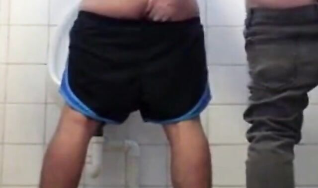 Bareback Amateur Anal in the Bathroom