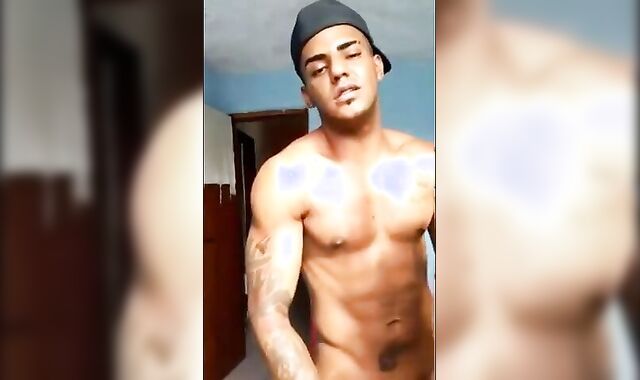 Muscular Latin Amateur Tops Perfectly