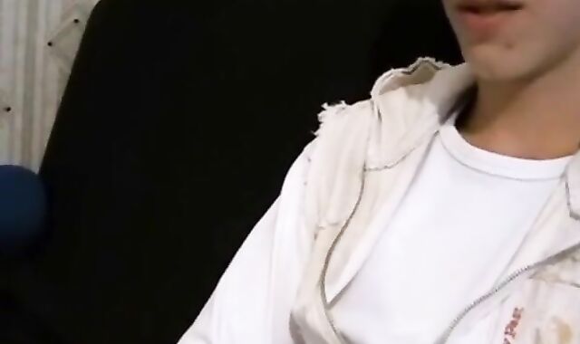 Sweaty Six: Amateur Twinks' Cum Tribute Handjob