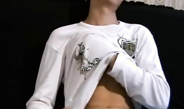 Sweaty Six: Amateur Twinks' Cum Tribute Handjob