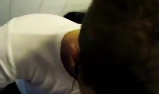 Cum-hungry guy gets a tasty treat in a public restroom