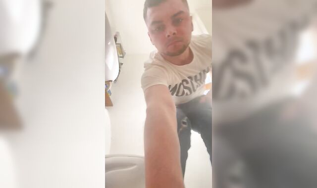 Baited straight lad wanks again for fake girl