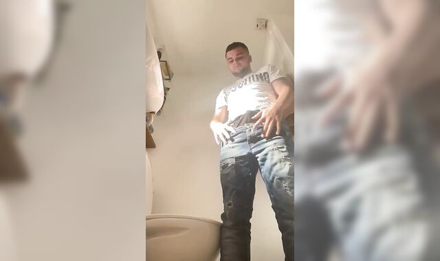 Baited straight lad wanks again for fake girl