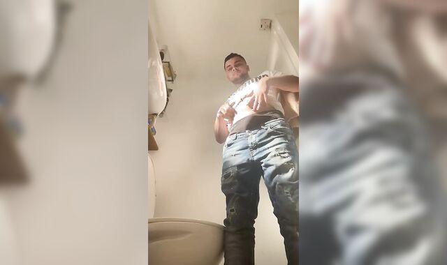 Baited straight lad wanks again for fake girl