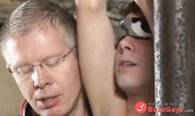 Twink's Handjob Adventure