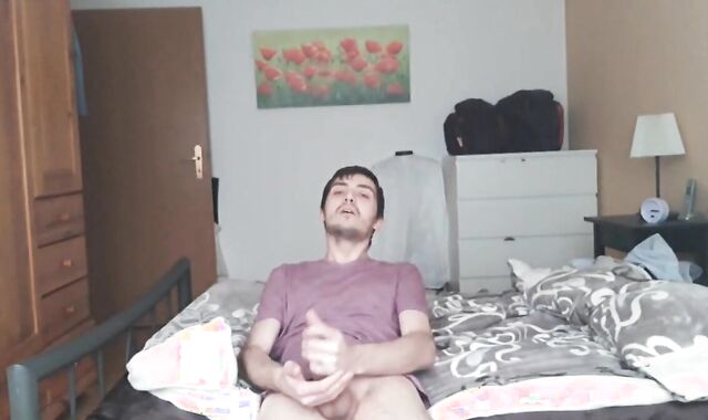 Heißer Twink-Striptease mit Handjob vor der Webcam