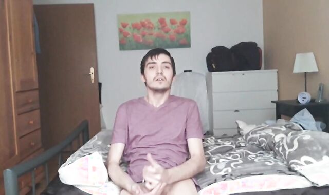 Heißer Twink-Striptease mit Handjob vor der Webcam