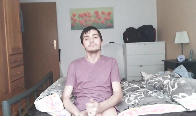 Heißer Twink-Striptease mit Handjob vor der Webcam