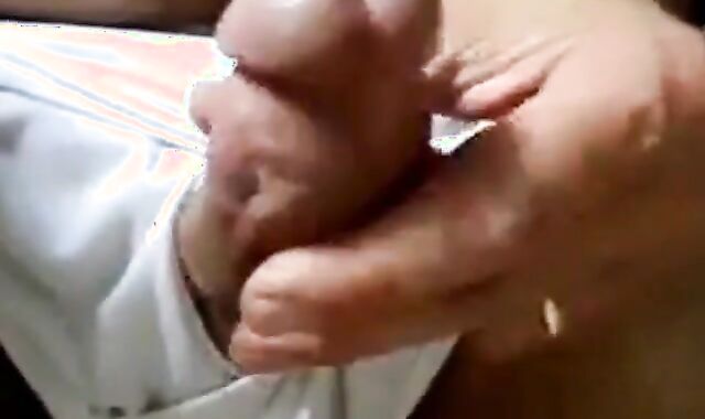 Fat Amateur Gets a Thick 5-Inch Boner