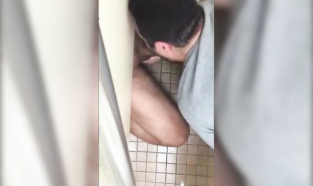 Big Cock Amateur Blowjob in a Public Restroom