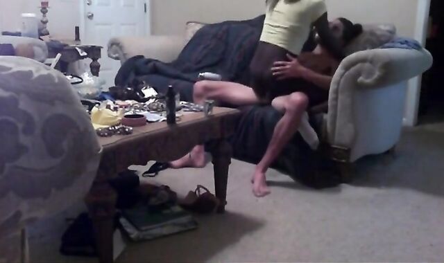 Black Tranny Barebacked by Tall White Guy