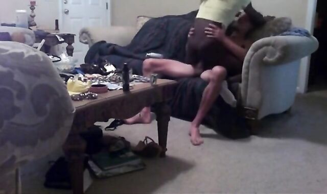 Black Tranny Barebacked by Tall White Guy