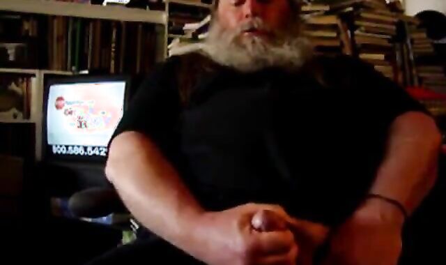 Daddy Bear Jerks Off Solo