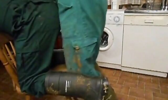 Twink Amateur Bareback IV