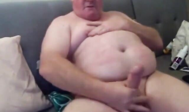 Big-Cock Daddy Bear Cums on Webcam