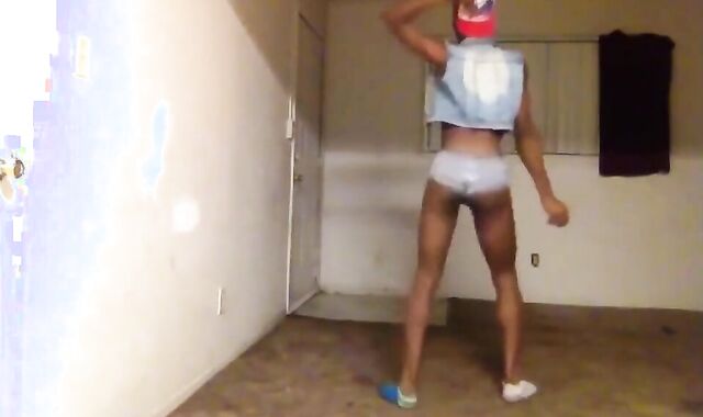 Black Amateur Twerking His Skinny Ass For Anal