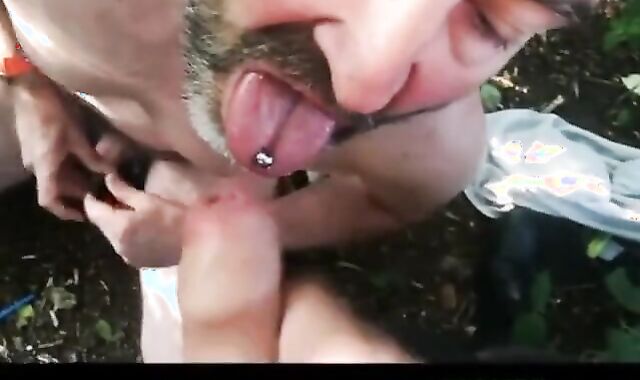 Outdoor Blowjob Tables Turned on Amateurs