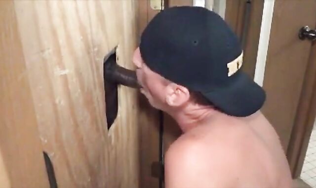 Sucking BBC At Glory Hole - Amateur Interracial Gay Video