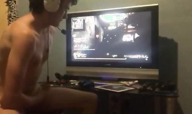Twink Plays Call of Duty and Cums