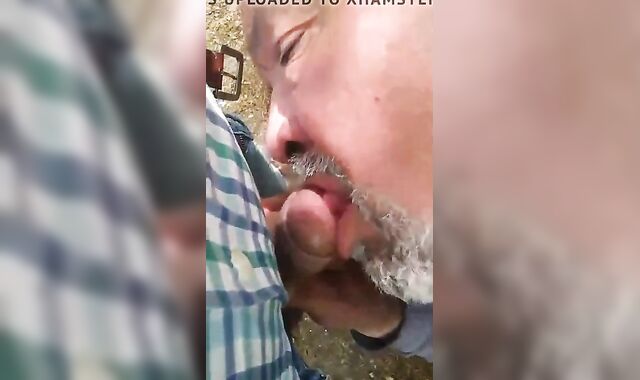 Big-Cock Daddy Blowjob in the Park