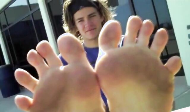 SuperCutSinema: Twink's Amateur Foot Massage