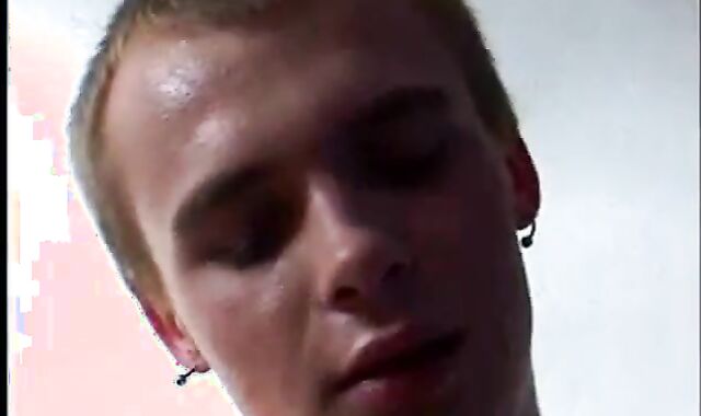 Twink's Amateur Blowjob Bukkake