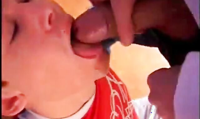 Twink's Amateur Blowjob Bukkake