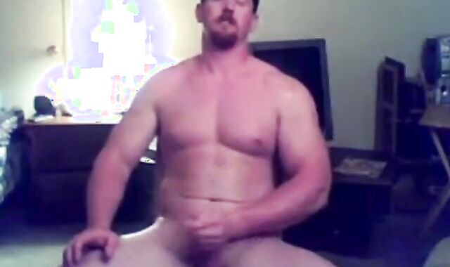 Ginger Muscle Stud Masturbates on Webcam