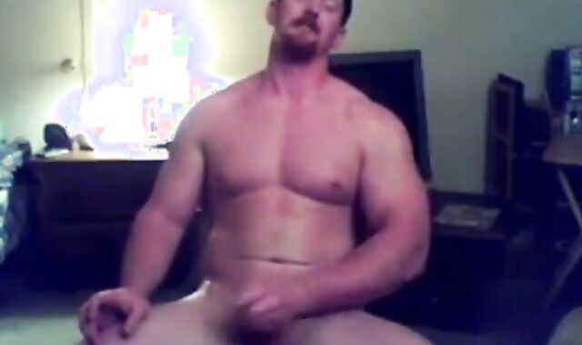 Ginger Muscle Stud Masturbates on Webcam