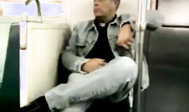 Public Wankers Caught in the Subway