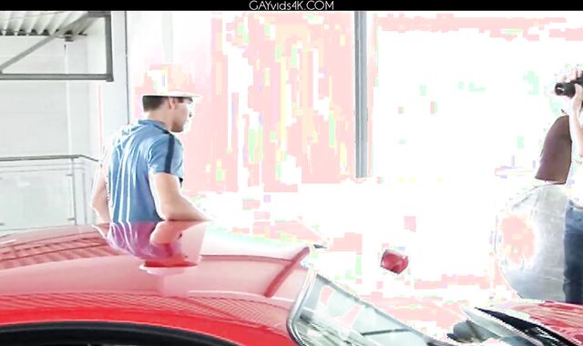 Tom Henderson Photosession Video