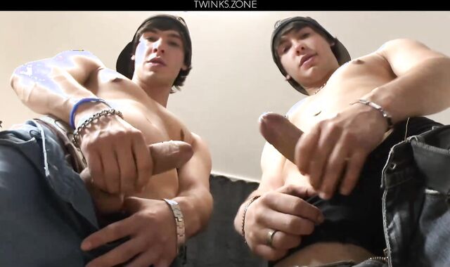 Exclusive Casting 18 Cute Twins Aston Twins
