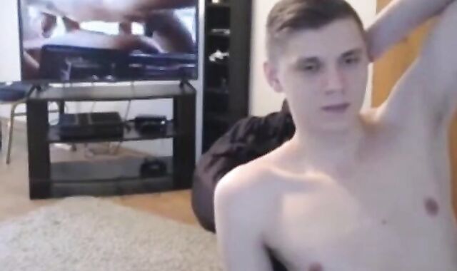 Twink Works Up a Sweat Rubbing One Out on Webcam