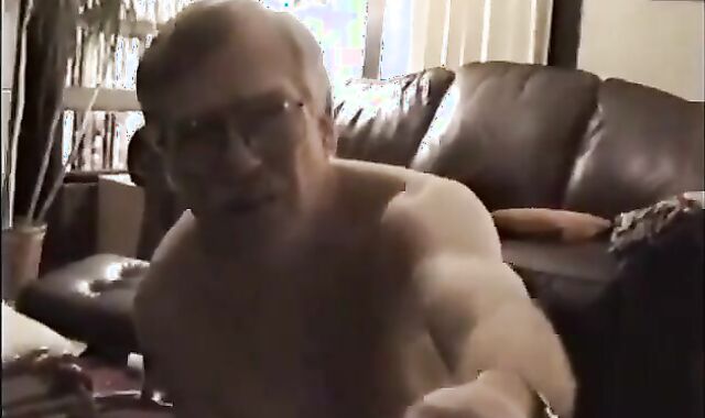 Amateur Horny Bear Daddy