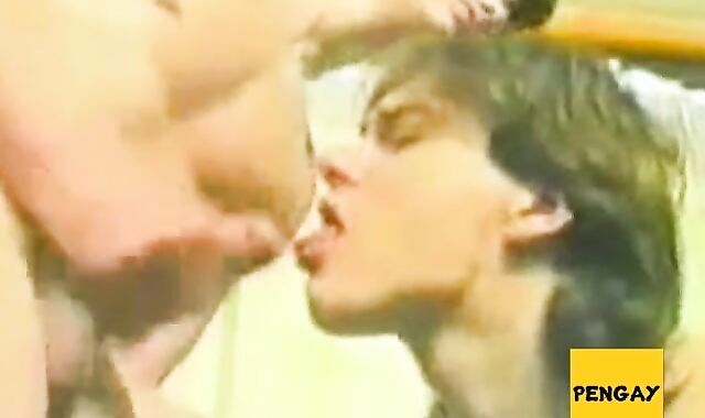 Pretty Boys Kissing and Cum Swapping