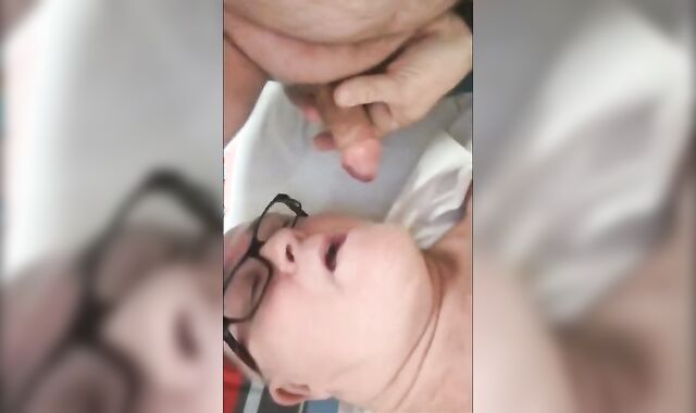 Amateur Daddy Bear Blowjob in Hotel