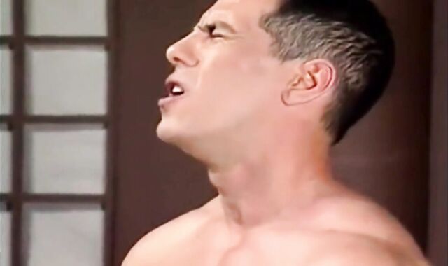 Quick Blowjobs Trade Between Big-Cocked Hunks