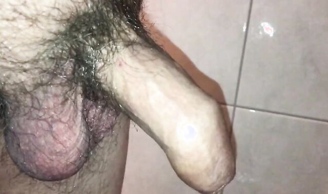 Bear Daddy's First Handjob in 2018