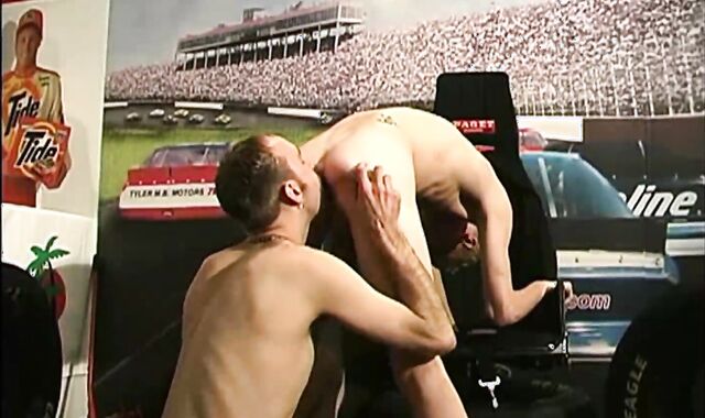 Calib And Chad Stud Pups In Heat