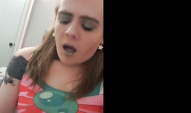 Crossdresser Twink's Full Introduction 2